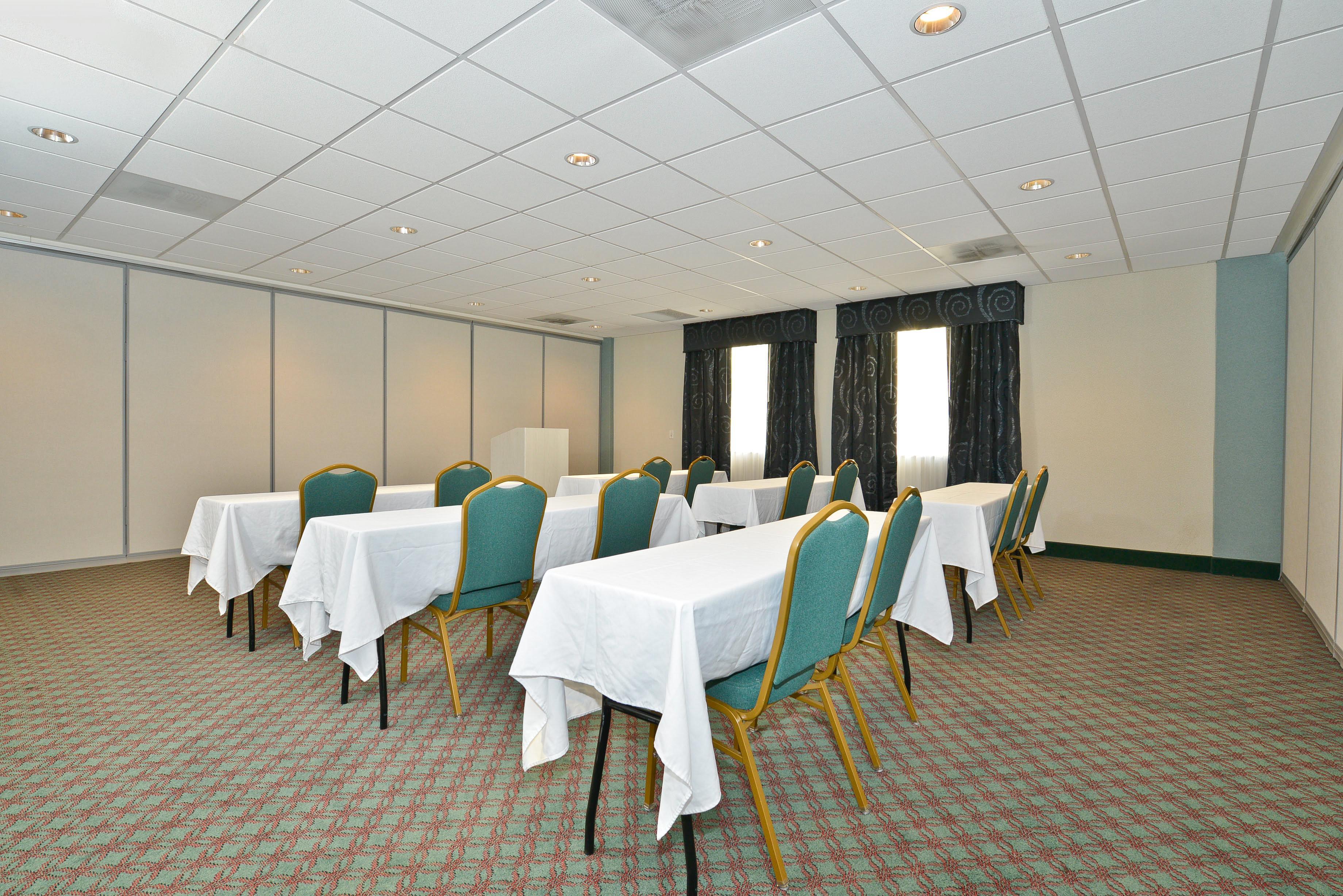 Holiday Inn Express & Suites Tacoma South - Lakewood By Ihg Exterior foto